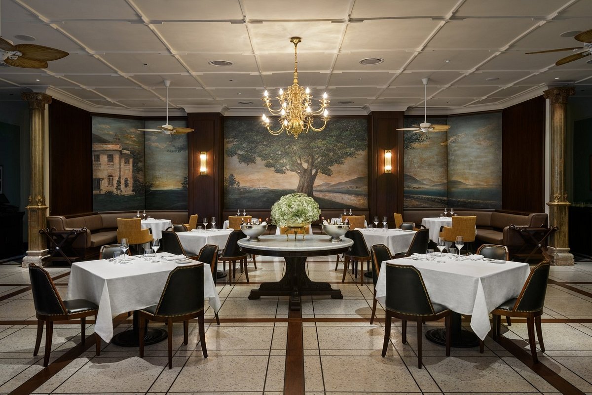 Eastern and Oriental hotel dining area