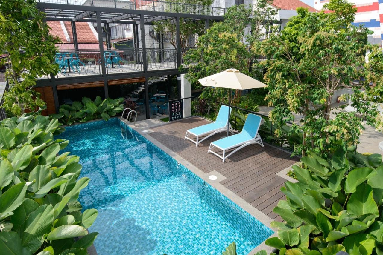 SAVV hotel pool
