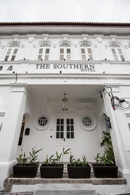 outside-view-of-the-southern-boutique-hotel