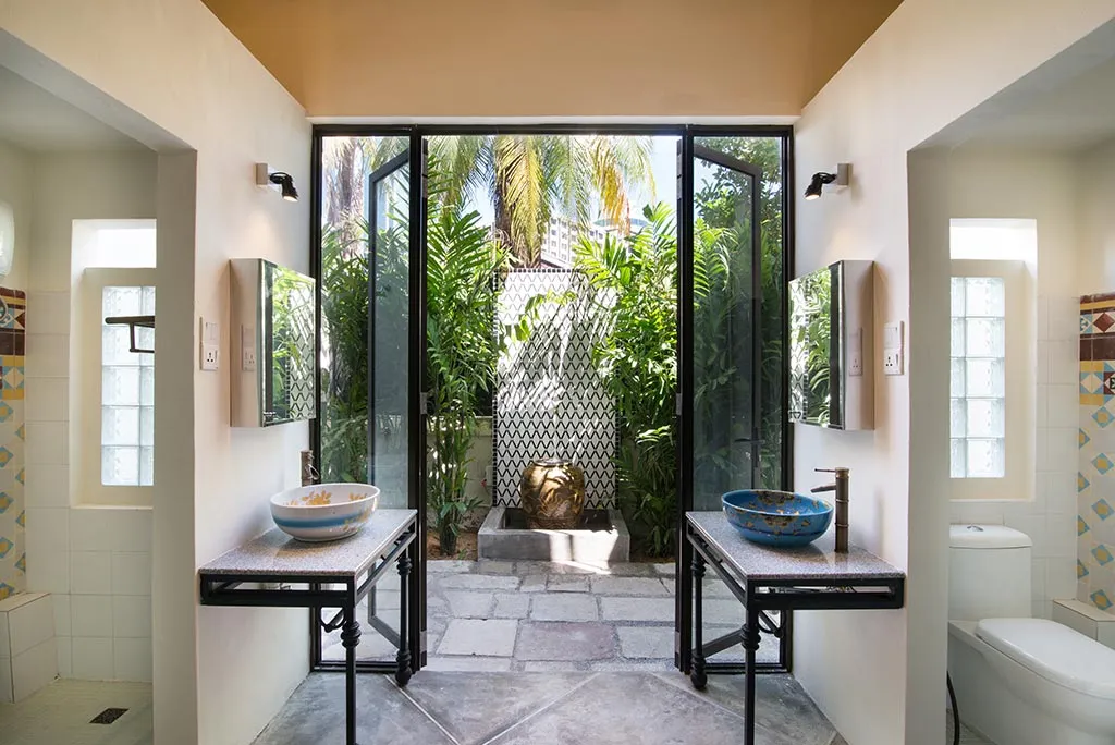 GTHH bathroom