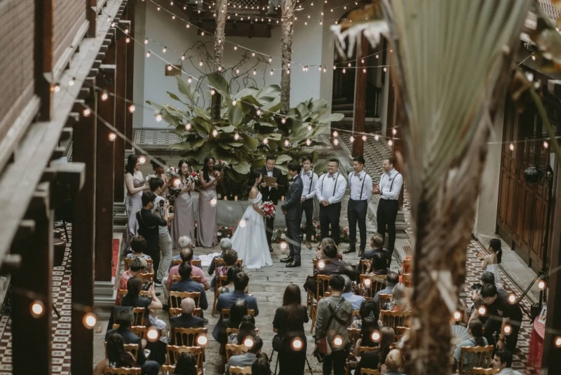treesonthemoon-seventerraces-wedding-courtyard
