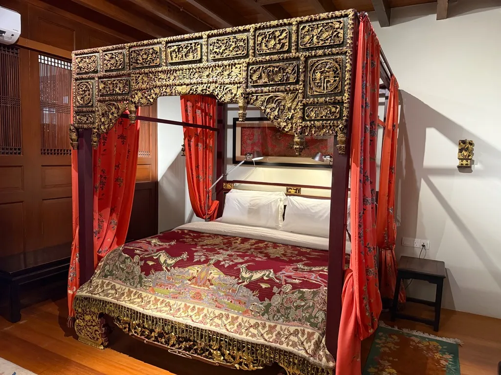 seven-terraces-room-wedding-bed