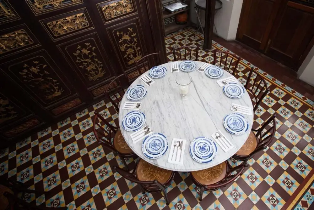 kebaya dining room hall