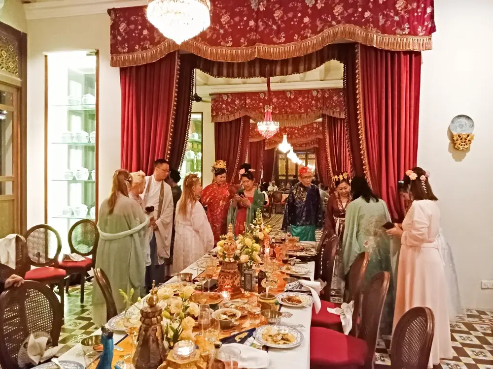 modern nyonya dinner at kebaya dining room